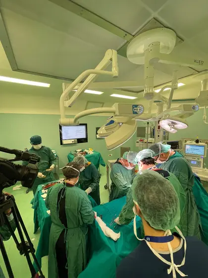 A wide view of the operating theatre during surgery